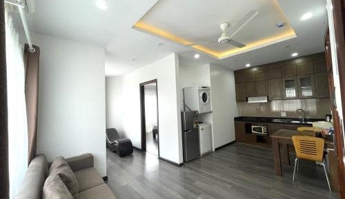 One-Bedroom Apartment with Balcony