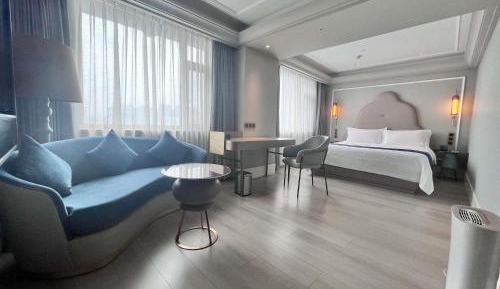 Executive Queen Room