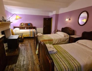 Triple Room with Shared Bathroom