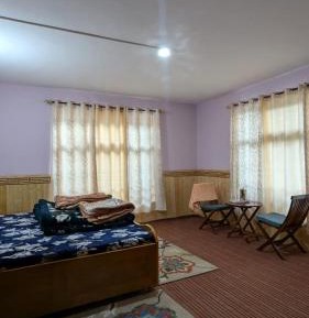 Deluxe Double Room (2 Adults + 1 Child)