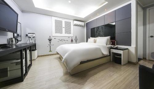 Large Double Room
