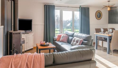 Three-Bedroom Holiday Home 