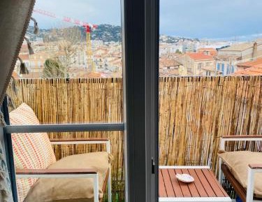 Studio Apartment with Balcony
