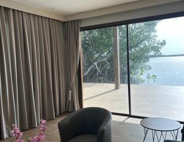Suite with River View