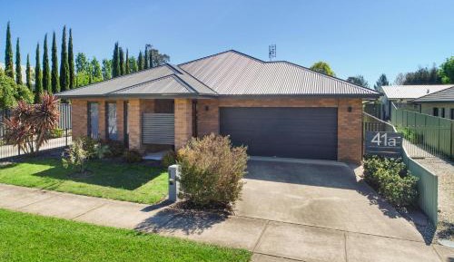 Three-Bedroom Holiday Home 