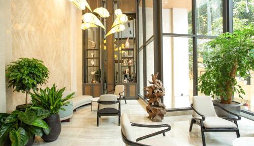 One-Bedroom Apartment with Balcony