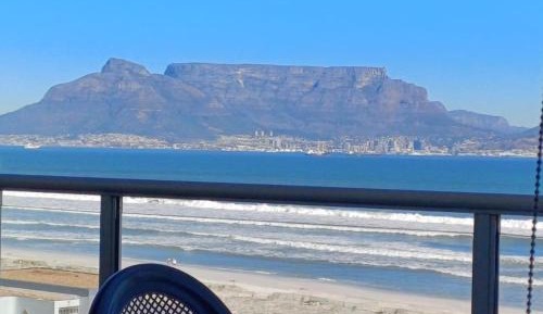One-Bedroom Apartment with Sea View and Balcony