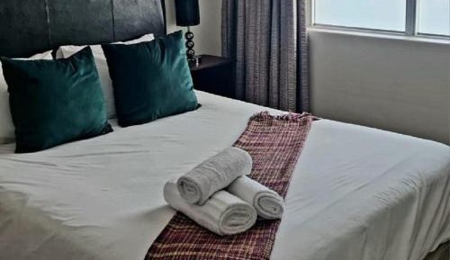 Luxury One-Bedroom Apartment with Sea View