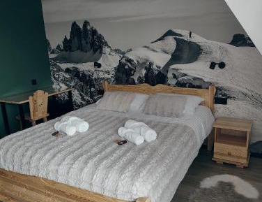 Double Room with Mountain View