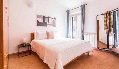 One-Bedroom Apartment with Twin Bed