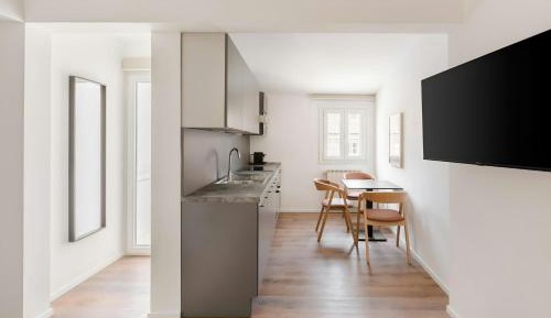 One-Bedroom Apartment with Double Bed and Terrace