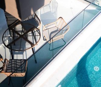 One-Bedroom Apartment with Pool View