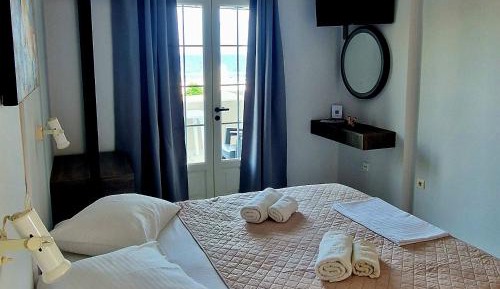 Studio with Sea View (3 Adults)