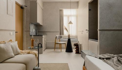 Studio with Spa Bath