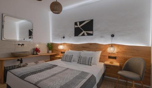 Double Room with Balcony and Sea View