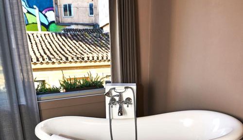Executive Suite with City View