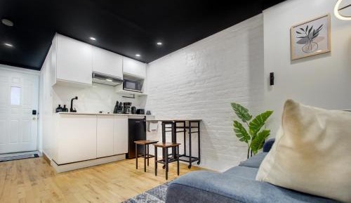 Apartment with Garden View