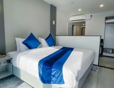 Deluxe Double Room with Balcony & Sea view