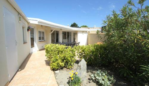 Three-Bedroom Holiday Home 