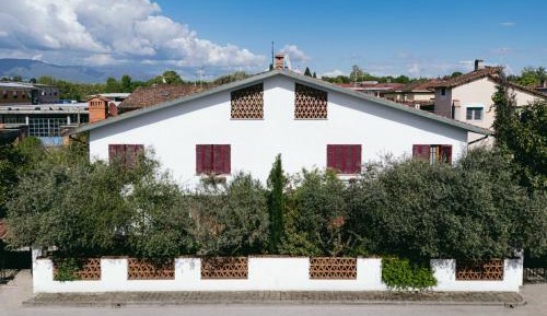 Villa with Garden View