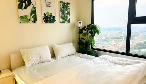 One-Bedroom Apartment with Balcony and Water View
