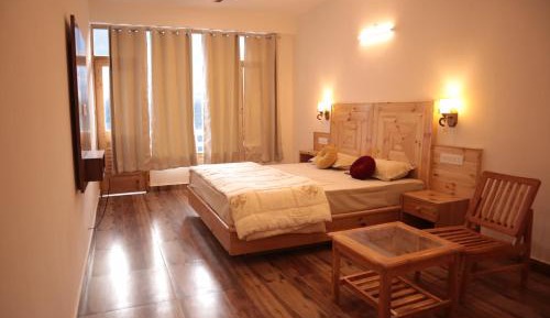 Deluxe Double Room (2 Adults + 1 Child)