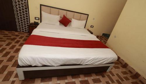 Deluxe Double Room (2 Adults + 1 Child)