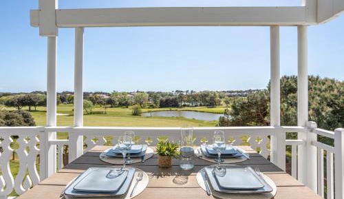 Superior One-Bedroom Apartment with Balcony
