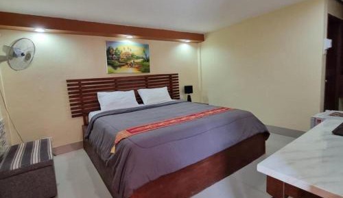 Standard King Room