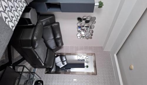 Deluxe Queen Studio 