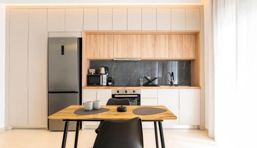 Deluxe One-Bedroom Apartment