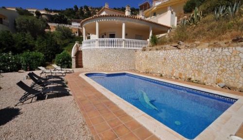Three-Bedroom Holiday Home 