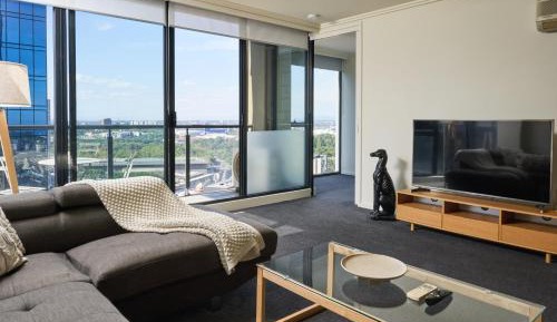 Deluxe Three-Bedroom Two Bathroom Apartment
