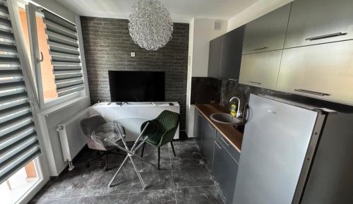 One-Bedroom Apartment with Pool View