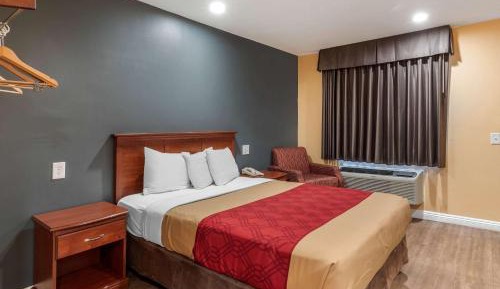 Non Smoking Queen Bed Room