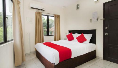 Deluxe Queen Room