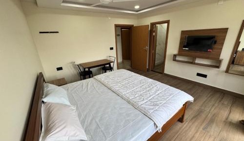 Deluxe Queen Room