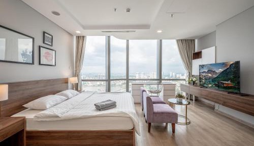 Four-Bedroom Luxury Apartment