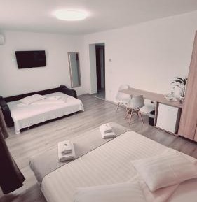 Deluxe Double Room with Shower