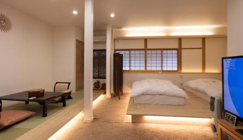 Quadruple Room with Private Bathroom
