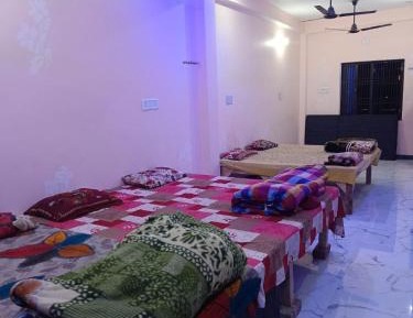6-Bed Mixed Dormitory Room