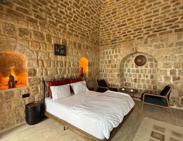 Deluxe King Suite