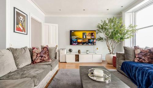 Four-Bedroom Holiday Home