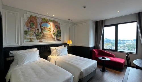 Twin Room with City View
