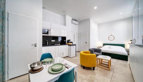 Studio Apartment