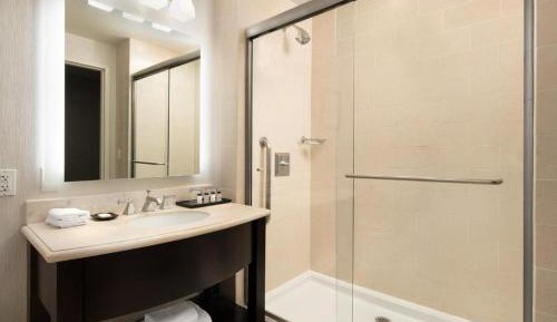 Queen Room with Two Queen Beds - Hearing Accessible