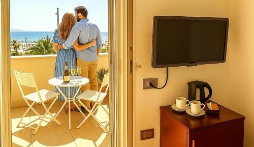 Deluxe Double Room with Balcony and Sea View