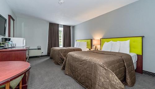 Deluxe Family Room
