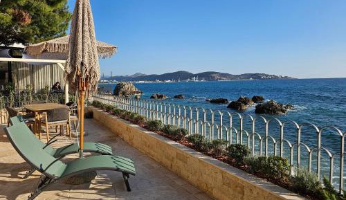 Villa - Beach Front