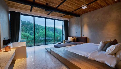 Double Room with Mountain View